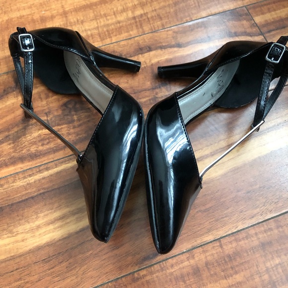 Heel’s - Picture 7 of 13